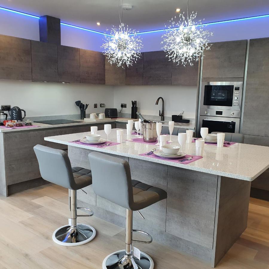 Central Penthouse With Hot Tub & Views 24 Cheltenham Exterior foto