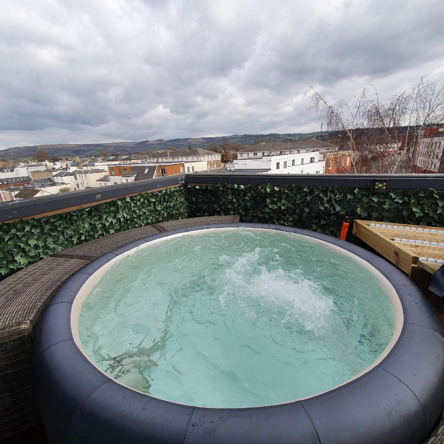 Central Penthouse With Hot Tub & Views 24 Cheltenham Exterior foto