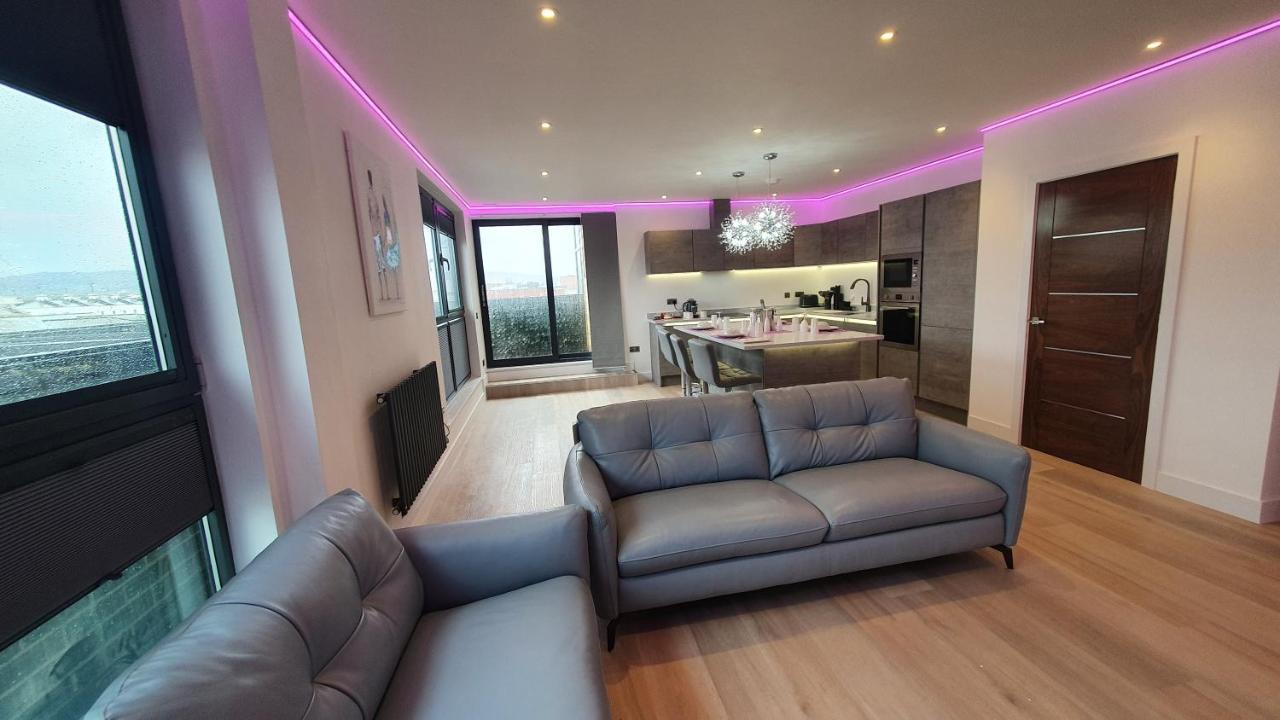 Central Penthouse With Hot Tub & Views 24 Cheltenham Exterior foto